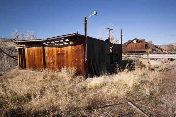 Terk edilmiş shack kabin ev ev Ahşap yapı grunge yıpranmış — Stok fotoğraf