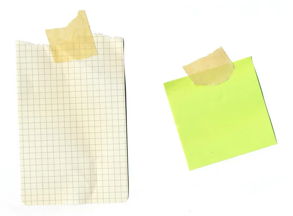 Notas adhesivas - copia espacio papel amarillo blanco aislado adhesivo vacío —  Fotos de Stock