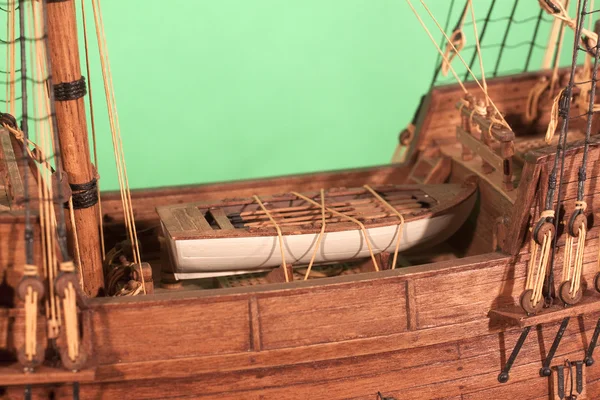 Model lodi - cestování plachetnice moře oceánu sport navigace lodičky — Stock fotografie