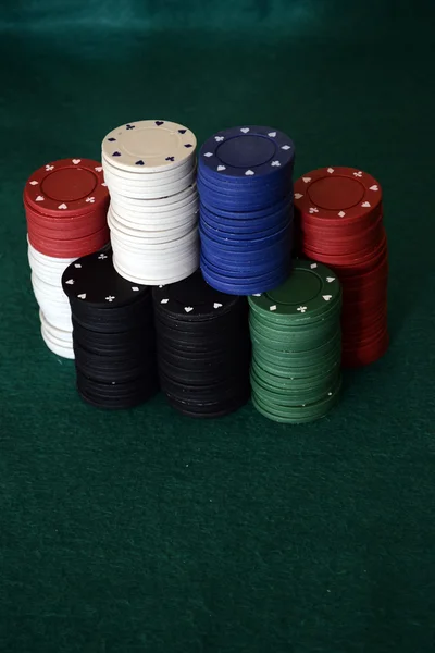 多彩色的扑克筹码 — 图库照片
