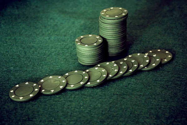 Yeşil poker fişleri — Stok fotoğraf