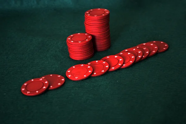 Rode pokerfiches — Stockfoto