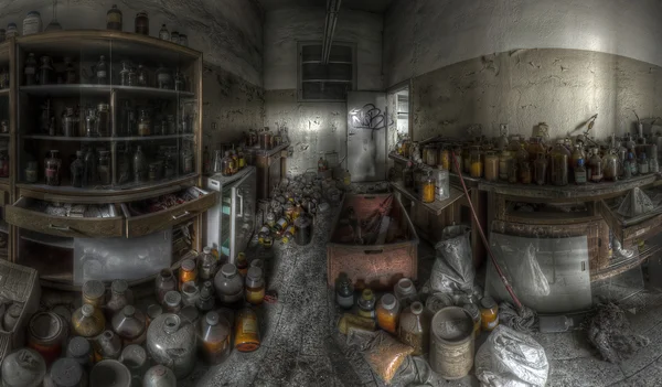 Terk edilmiş bir depo odası — Stok fotoğraf