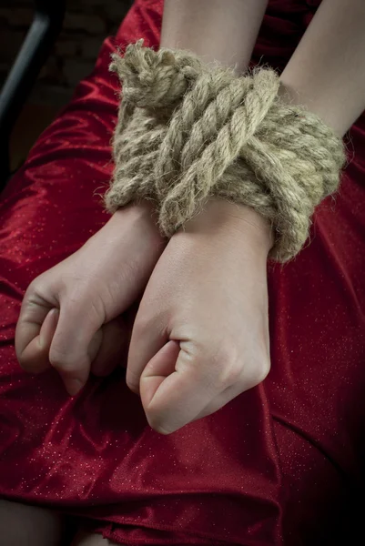Mani legate con la corda — Foto Stock