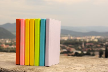 açık havada döşeme kitaplar dizisi