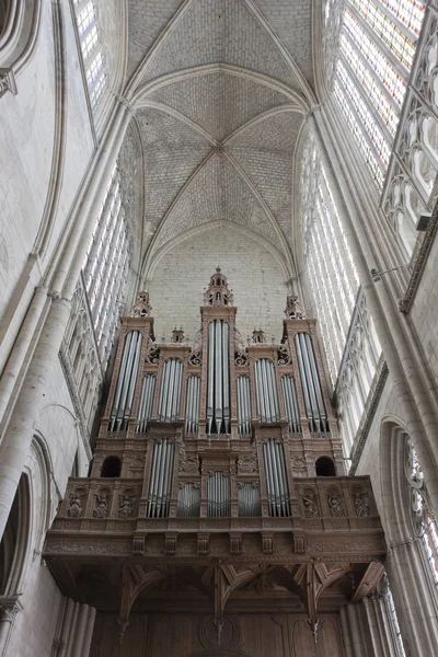 Órgano en una iglesia — Foto de Stock