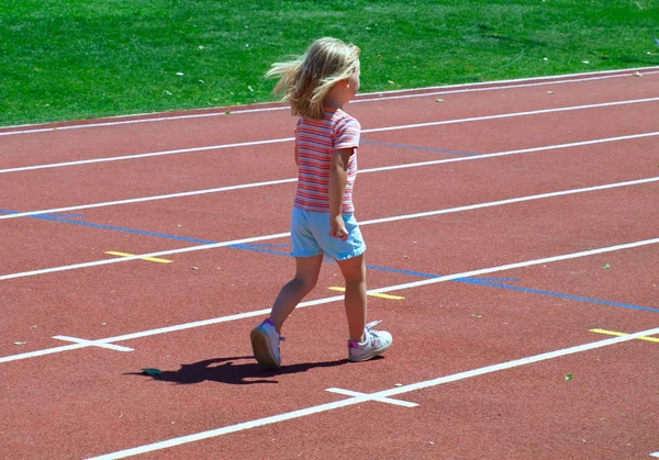 Girl on fun run — Stock Photo, Image