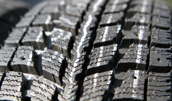 Neue Reifen gestapelt — Stockfoto