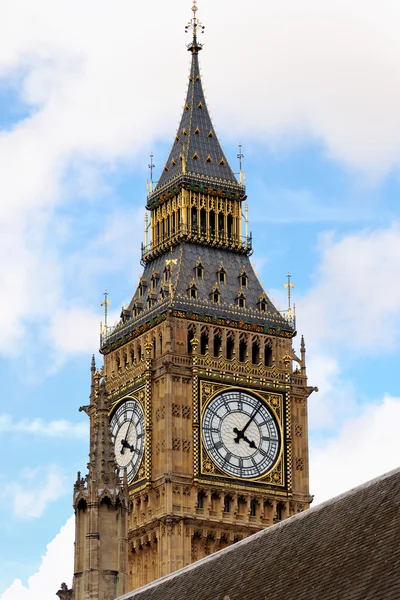 Parlamentet tower — Stockfoto