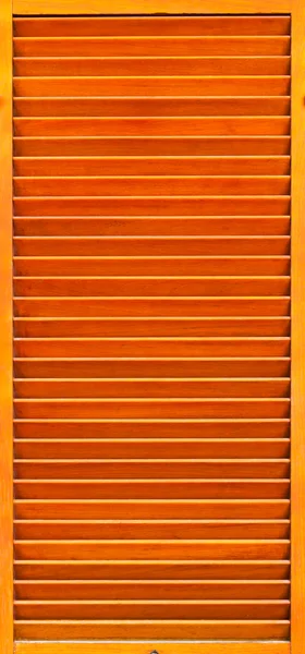 Orangefarbenes Holzfenster — Stockfoto