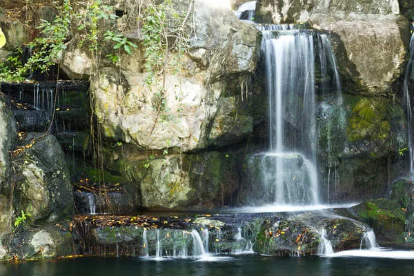Waterval in Thailand — Stockfoto