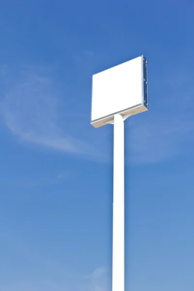 Blank sign against blue sky — Stock Photo, Image