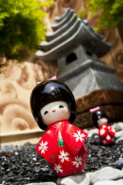 Zoom in Japanese doll isolated on Japanese house style — Stock Photo, Image