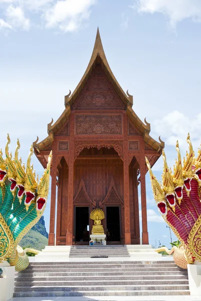Front of New Modern real teak temple — Stock Photo, Image