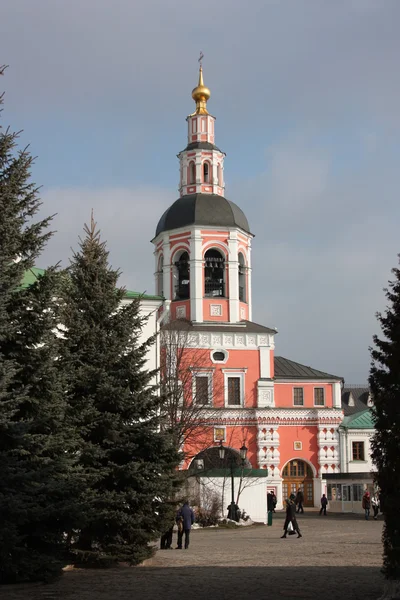 Μόσχα. στο Μοναστήρι Danilov. Πύλη του ναού. — 图库照片