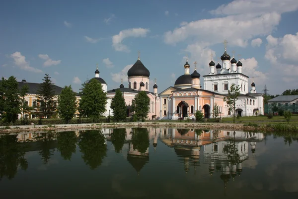 Moskvaregionen. voskresensky kloster david öknar. — Stockfoto
