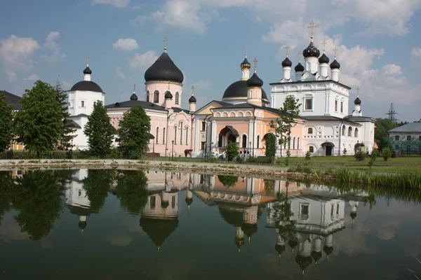 Rusia. Monasterio de Voskresensky David deserta. Panorama . — Foto de Stock