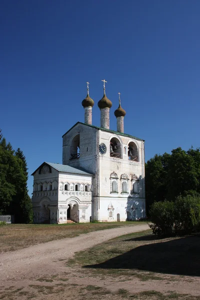 Rusia. El monasterio de Borisoglebsky. Un campanario . — Foto de Stock