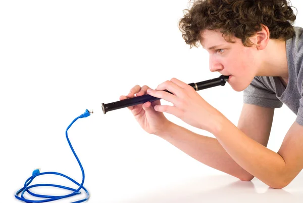 Хлопчик з комп'ютером і мережевим кабелем — стокове фото