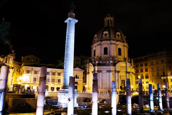 Древний Рим ночью — стоковое фото
