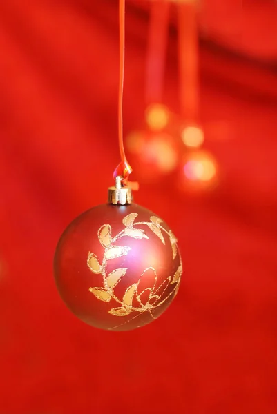 Bauble rosso di Natale — Foto Stock