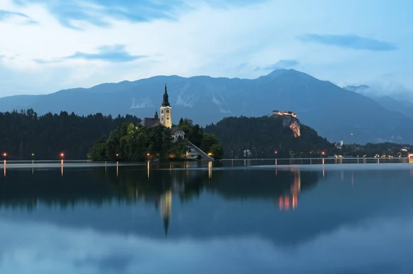 Lake bled in Slovenië in de nacht — Stockfoto