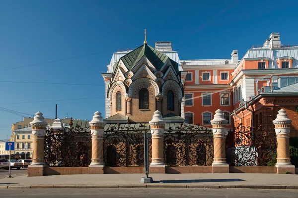 潘捷列伊蒙教会教堂的教区。俄罗斯圣彼得堡 — 图库照片