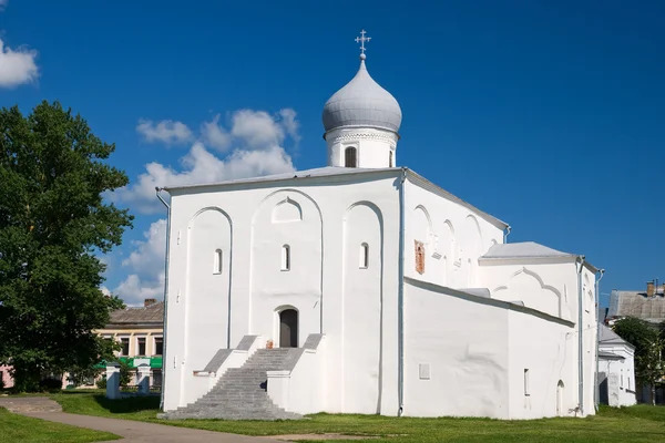 Novgorod Velikého, kostel Nanebevzetí Panny Marie — Stock fotografie