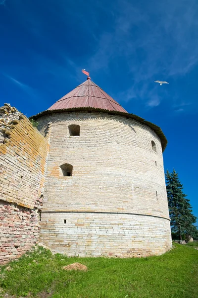 高貴なタワー、第 16 世紀。要塞シュリッセリブルク。ルッシ — ストック写真