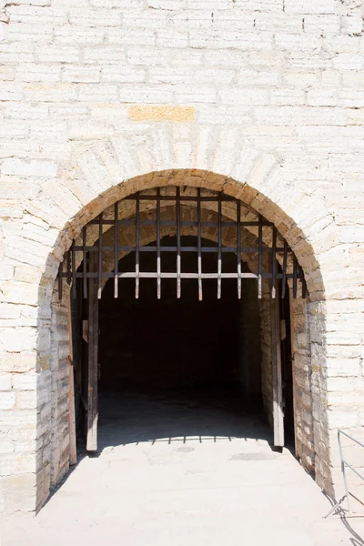 Lift grill gate of the fortress "Nut" — Stock Photo, Image