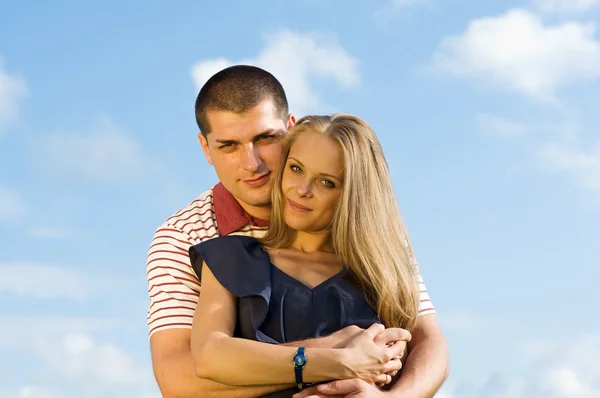 Young couple in love walking in the park — Stock Photo, Image