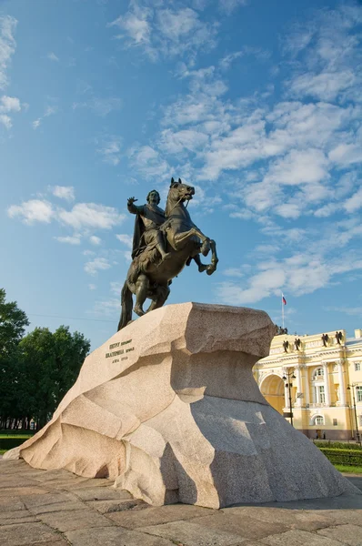 Monument till tsar peter först. brons ryttaren. St. peter — Stockfoto