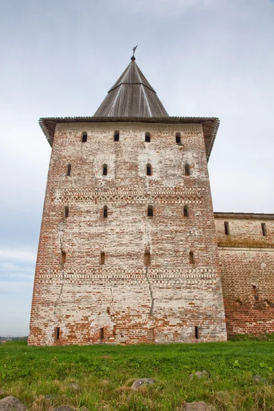 O mosteiro de Kirillo-Belozersky. A torre Svitochnaya. Russo — Fotografia de Stock
