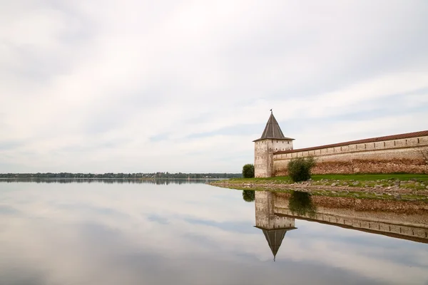 Kirillo-belozersky 修道院。svitochnaya 塔。俄语 — 图库照片