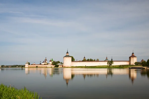 Zespół architektoniczny klasztoru st. cyril zabytkowej. ru — Zdjęcie stockowe