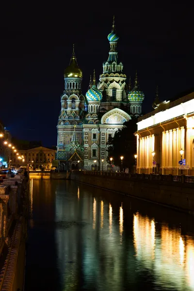 혈액에 구원 자의 교회입니다. 밤 세인트 피터 스 버그입니다. 러시아 — 스톡 사진