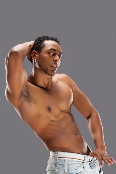 Portrét nahé svalnaté muže — Stock fotografie