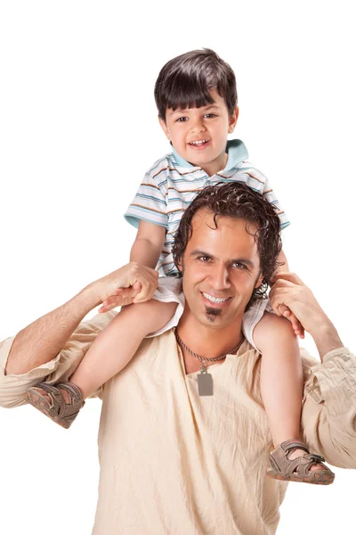 Otec a malý syn studiový portrét — Stock fotografie