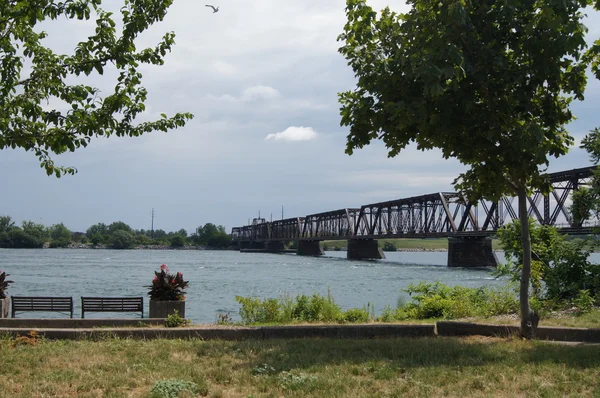 一条河铁路大桥 — 图库照片