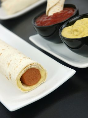 Sosisli tortilla