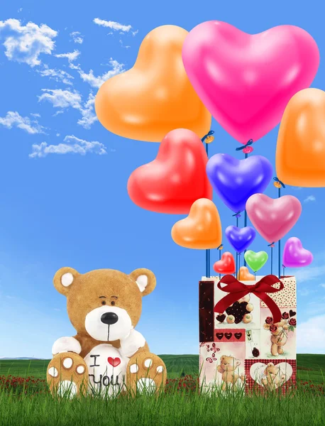Urso de amor com balões cardíacos — Fotografia de Stock