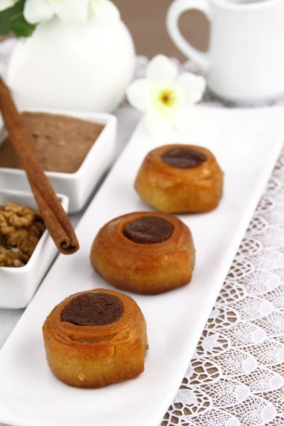 Traditionella grekiska bakverk dessert med sirap (kallas rox) — Stockfoto
