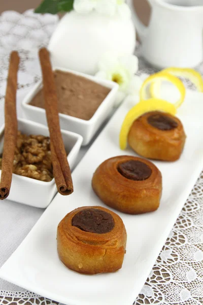 Традиційні грецькі тісто десерт з сиропом (звані rox) — стокове фото