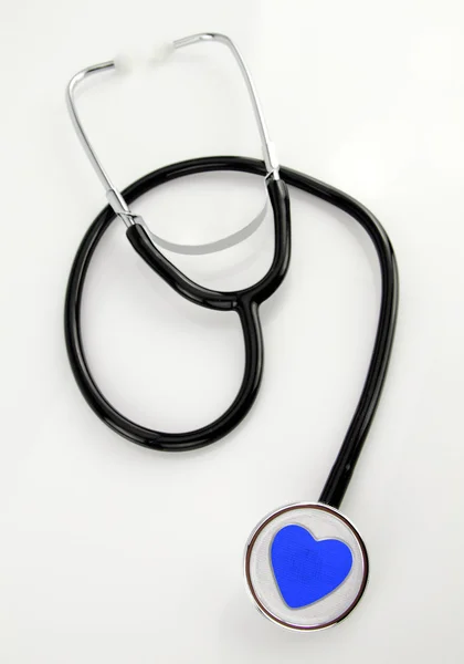 Estetoscópio com design de coração azul — Fotografia de Stock