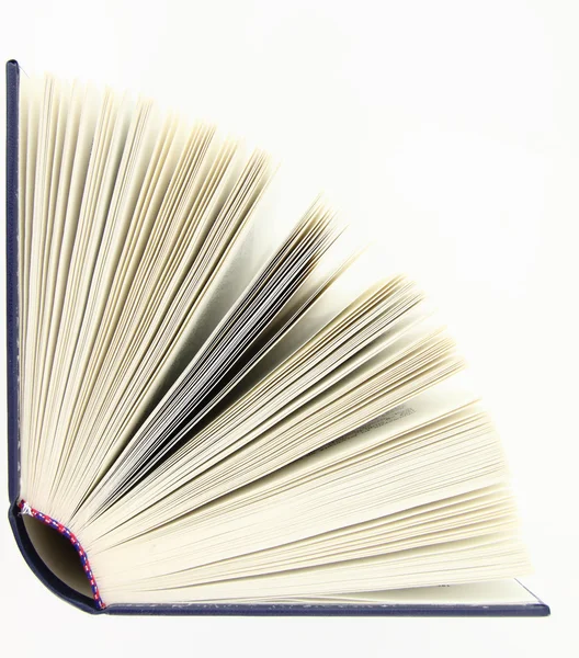 Buch auf weißem Hintergrund geöffnet — Stockfoto