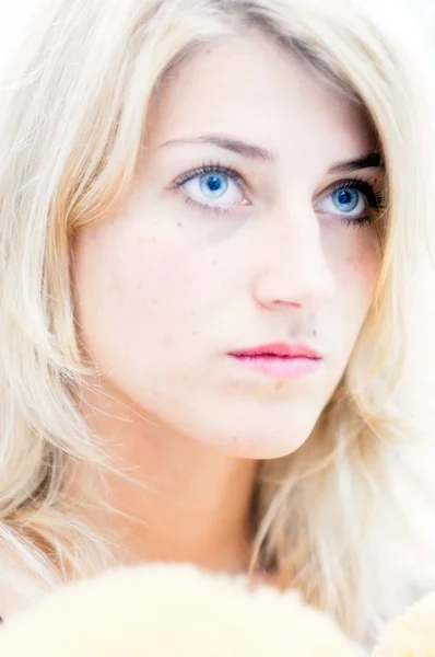 Blondýnka a modré oči — Stock fotografie
