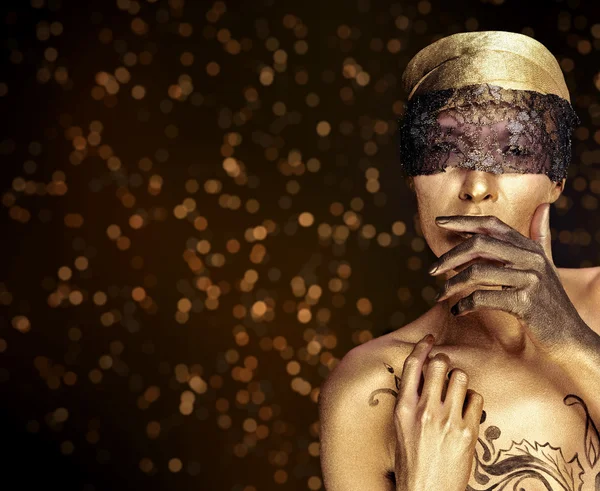 Portrait of young dancing girl with golden body art — Stock Photo, Image