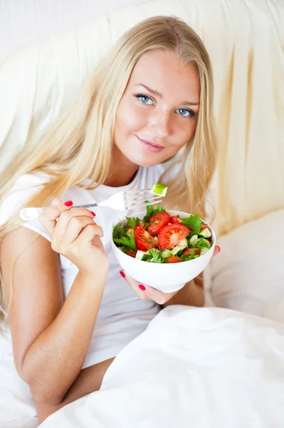 Closeup portrait of pretty caucasian woman having a healthy diet — Stock Photo, Image