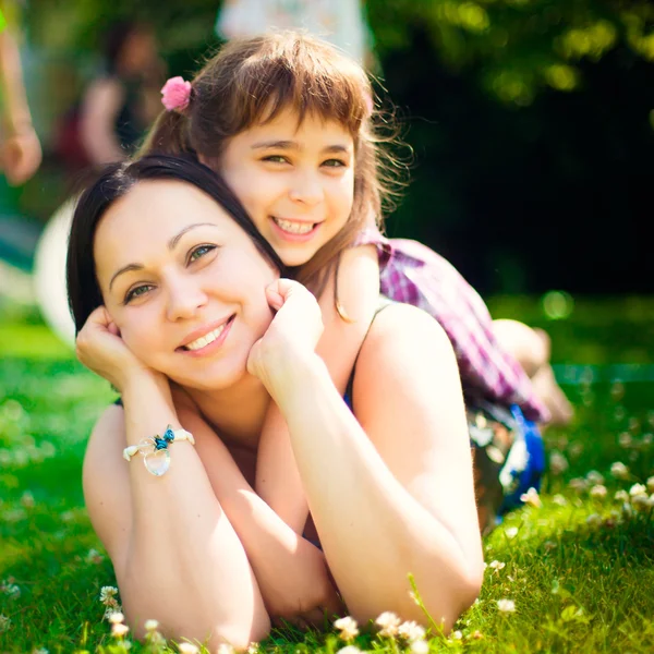 Artistic lifestyle photo happy family: adult woman and her daugh — Stock Photo, Image
