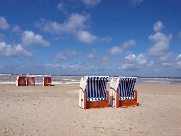 在岛上，在德国 amrum beachchairs — 图库照片